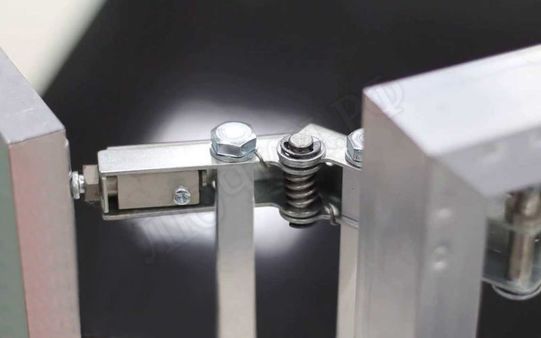 Люк под плитку АлюКлик-М 600*400 Люк под плитку АлюКлик-М 600*400