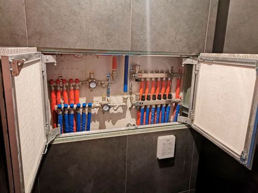 Люк под плитку Секрет 3.0, 2 створки 1250*500 Люк под плитку Секрет 3.0, 2 створки 1250*500