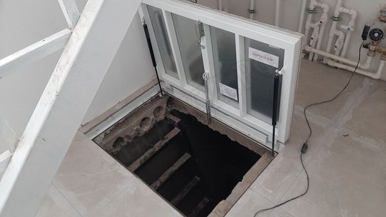 Напольный люк Самоподъемный Невидимка уголок 750*900 Напольный люк Самоподъемный Невидимка уголок 750*900